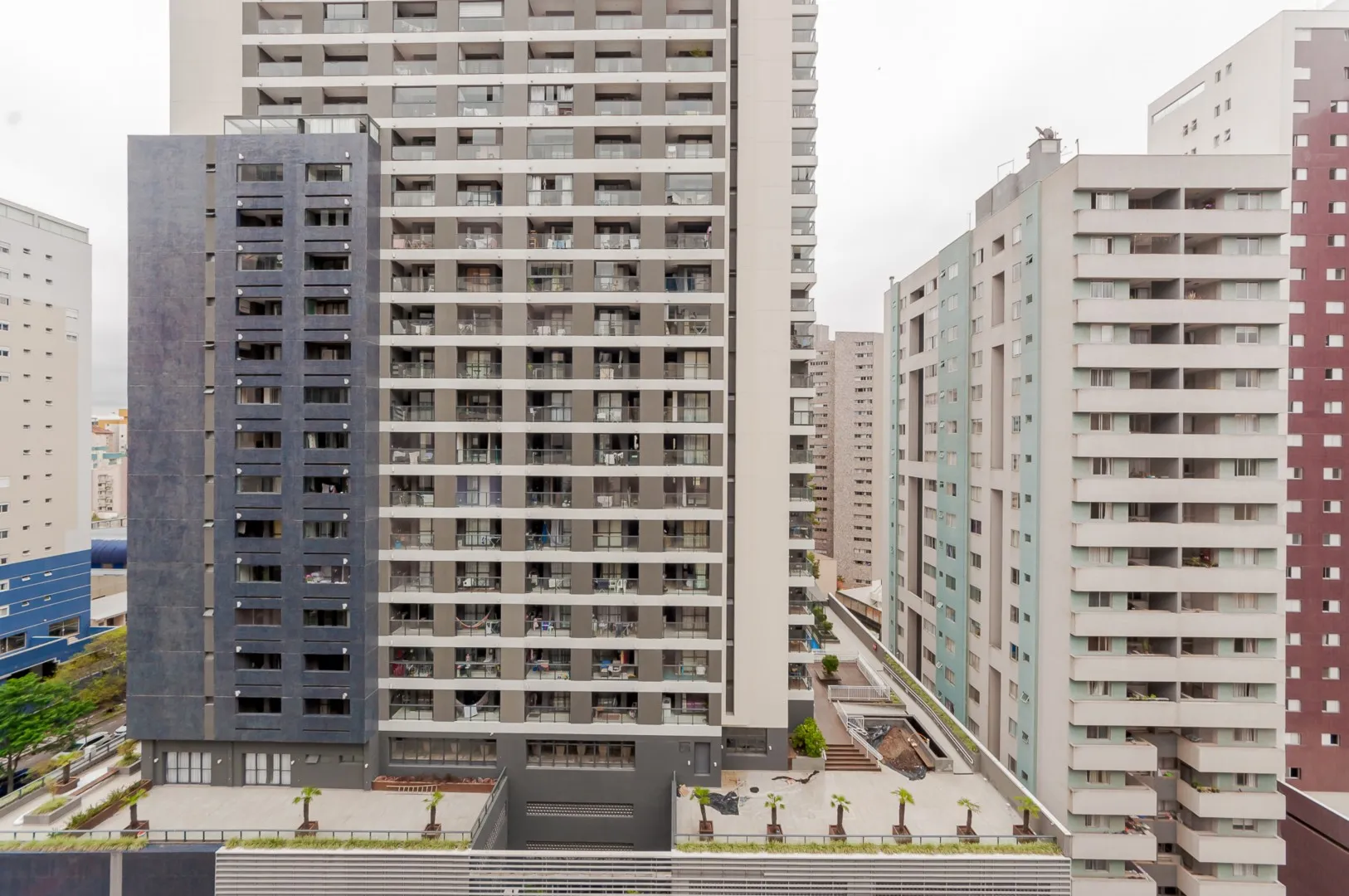 1-bedroom apartment with a balcony and 37 m² — photo 22