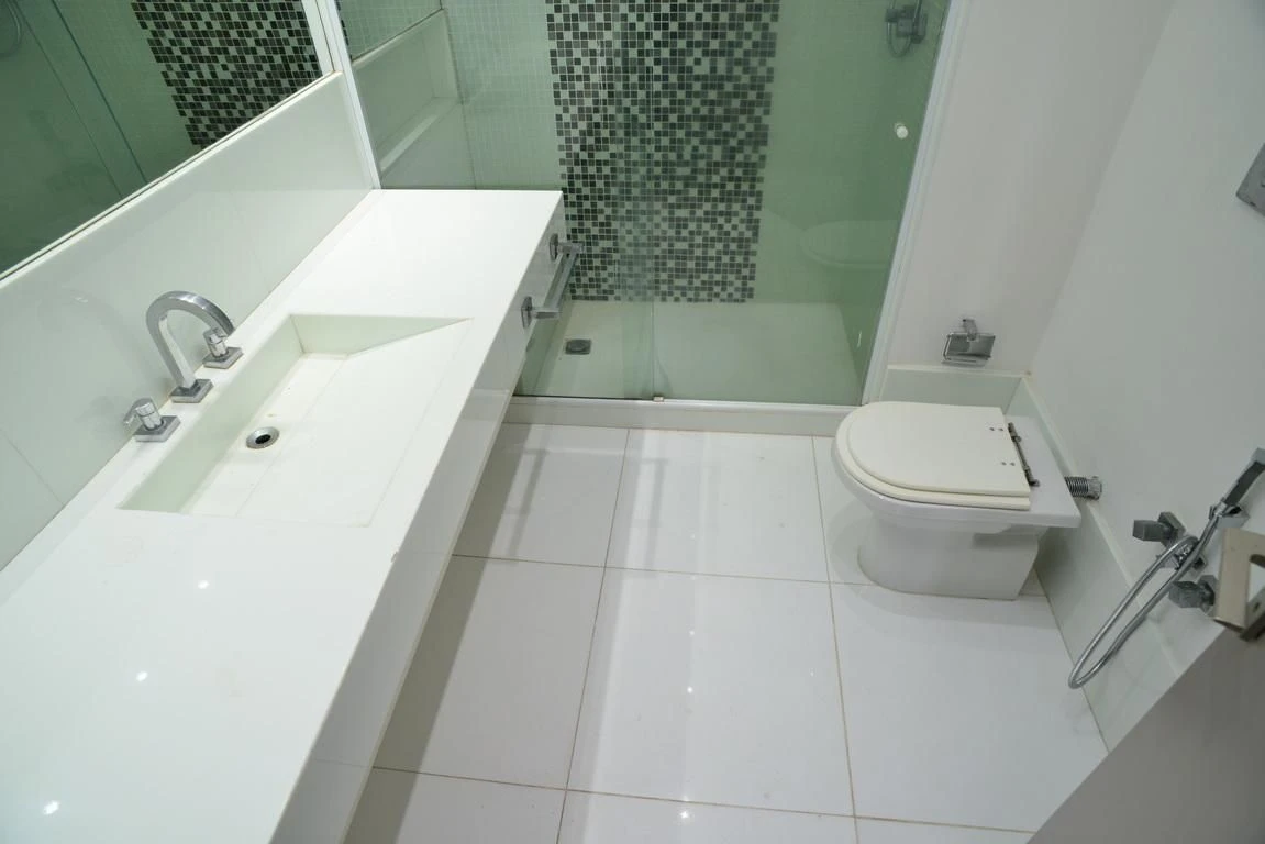 3-bedroom apartment in a building with a gym — photo 23