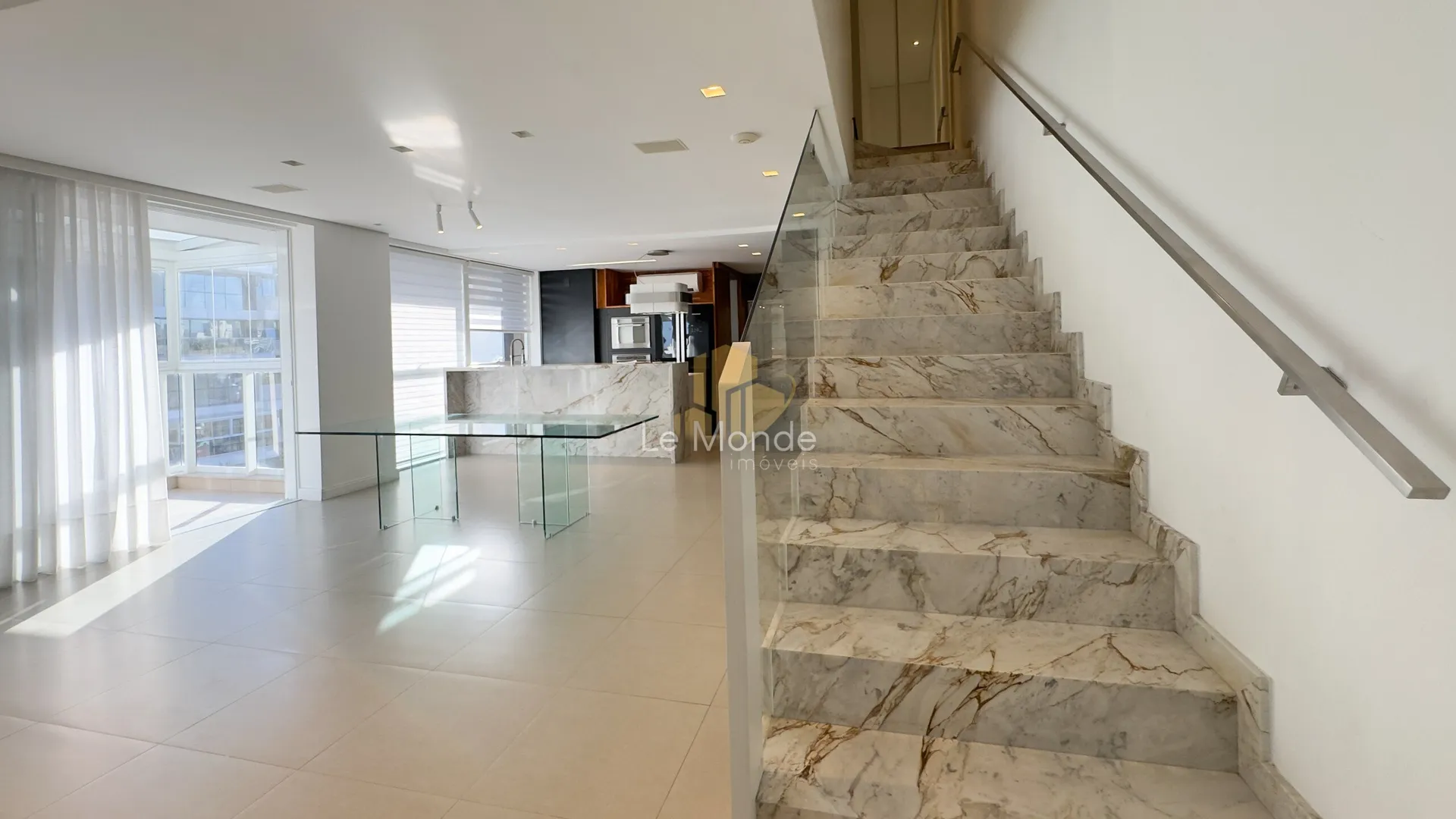 Duplex apartment with 3 bedrooms and 156 m² — photo 59