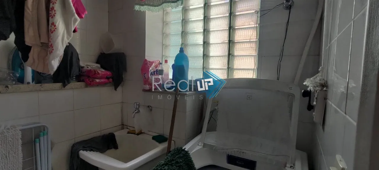 Unfurnished apartment with 3 bedrooms and a glazed balcony — photo 43