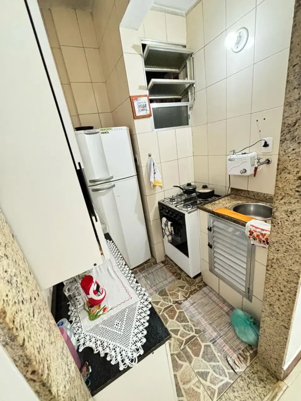 Furnished 1-bedroom apartment with a gas stove — photo 2