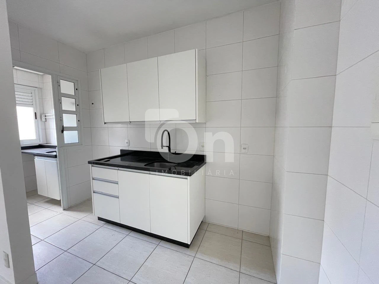2-bedroom apartment with a water view in Florianópolis — photo 2