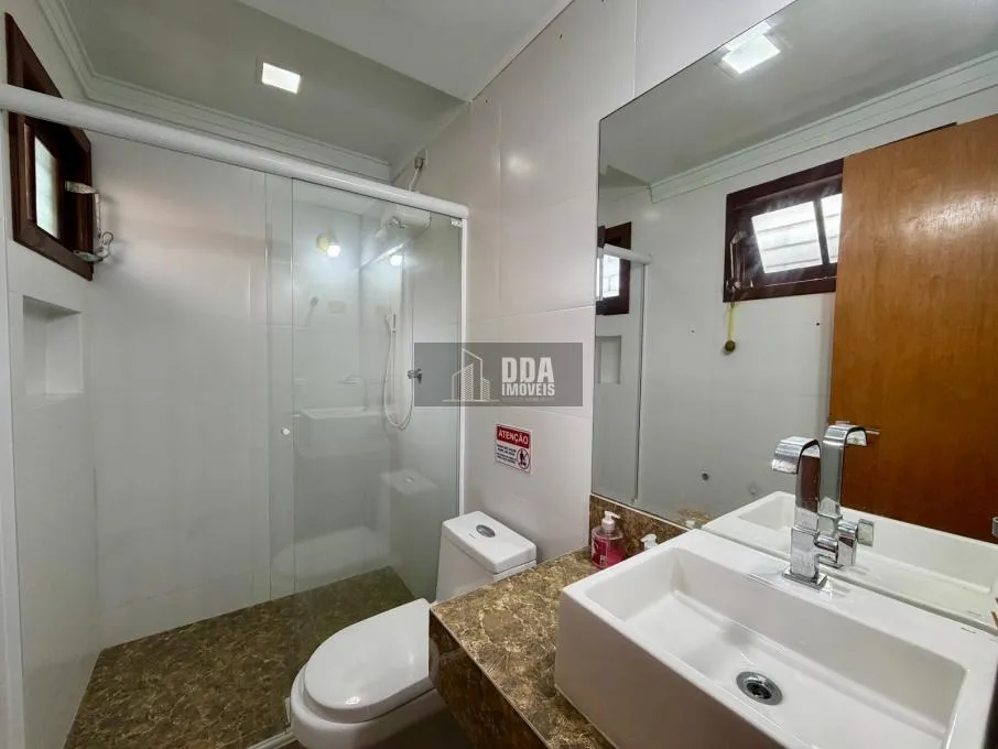 Casa para alquilar de 450 m² con 4 dormitorios — photo 24