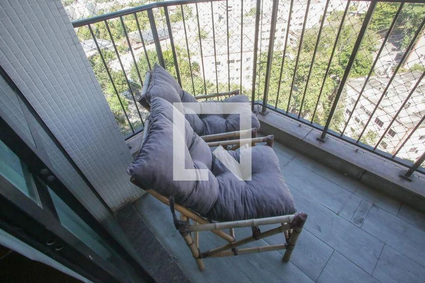 Apartment with 3 bedrooms and a balcony — photo 21