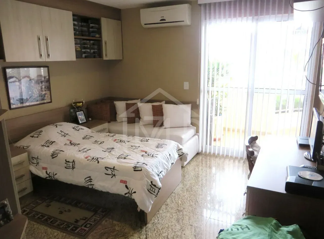 Furnished house with 4 bedrooms and a shared pool — photo 11