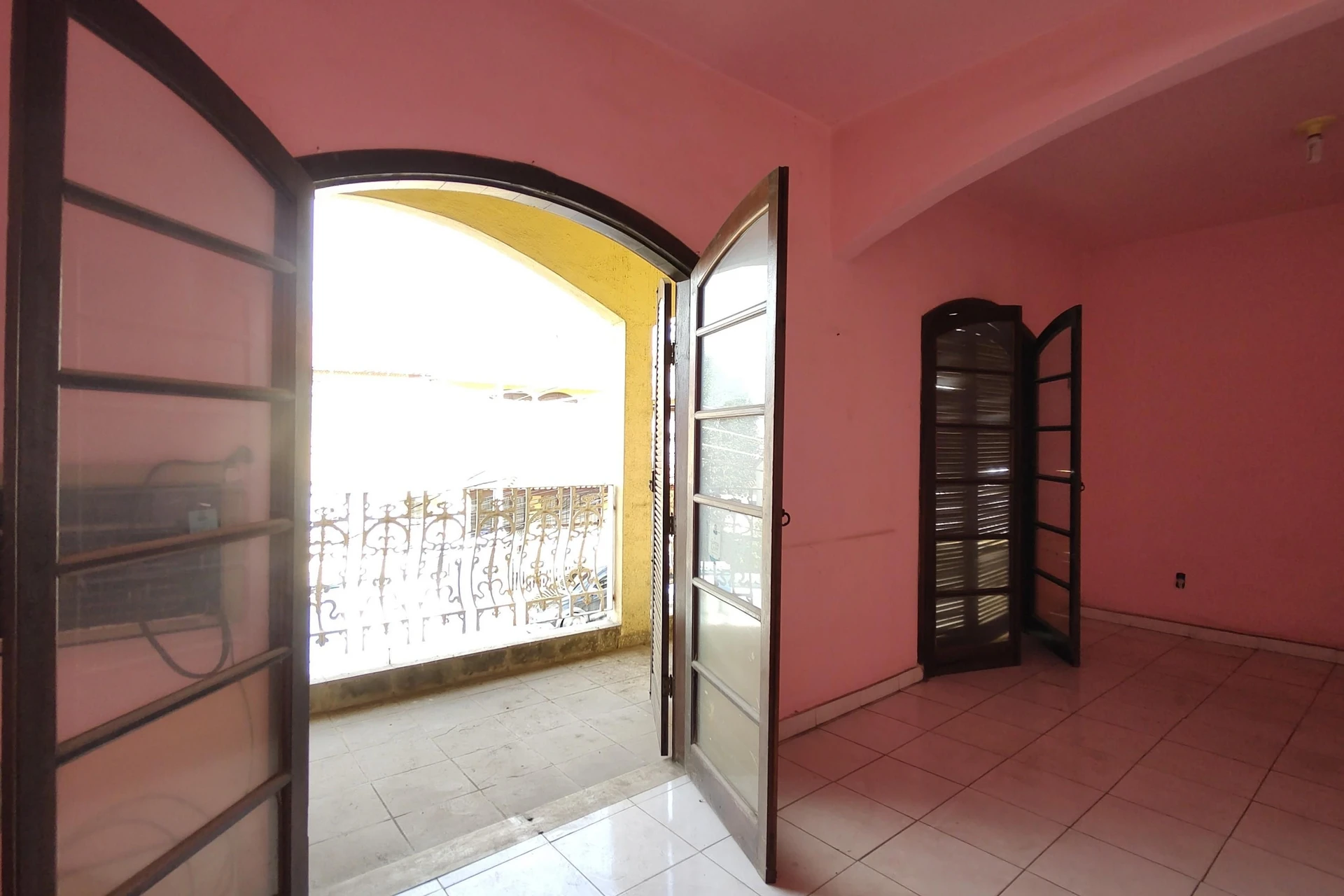 Unfurnished house with 4 bedrooms and private garden — photo 24