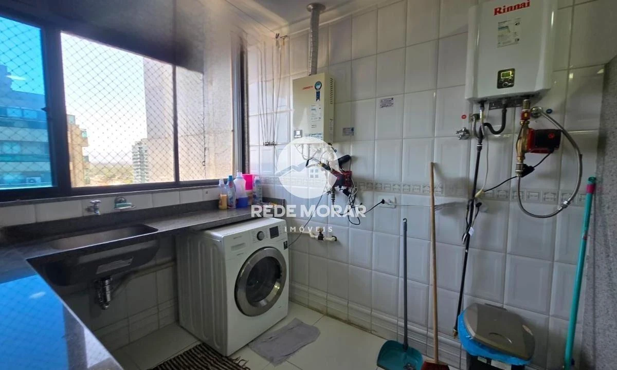 4-bedroom apartment with a water view — photo 28