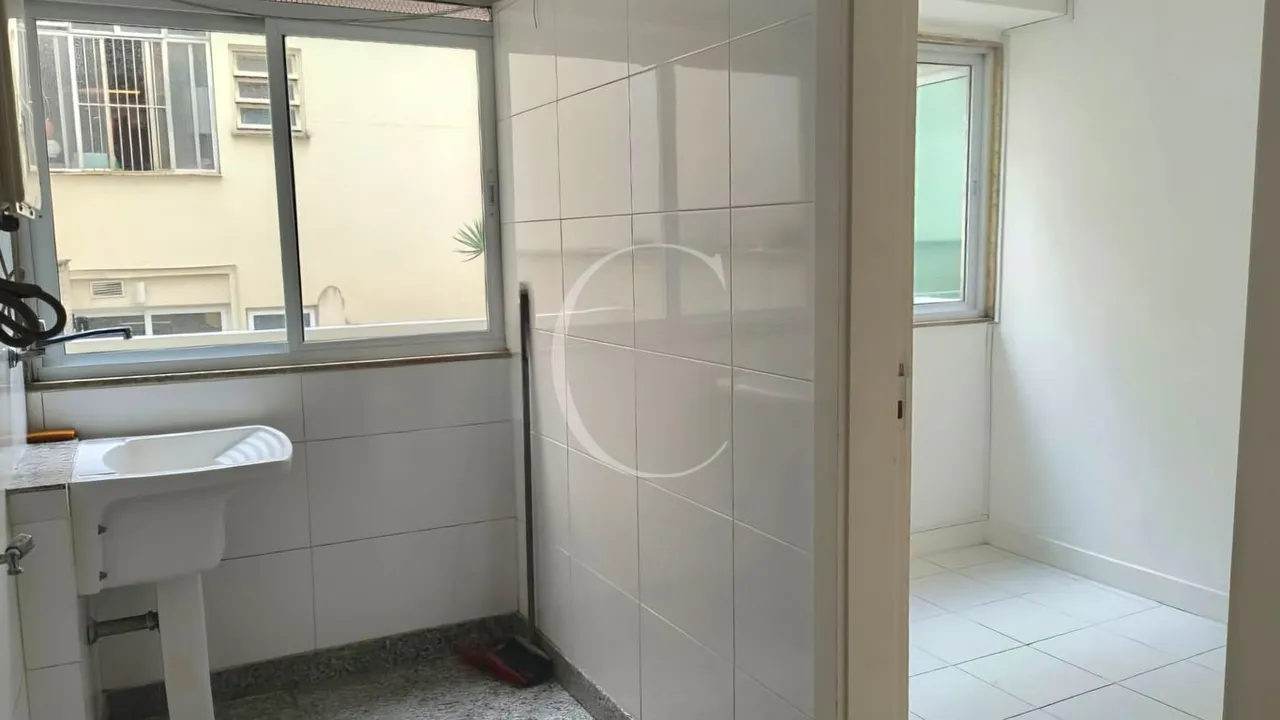 198 m² apartment with 4 bedrooms and enclosed balcony — photo 12