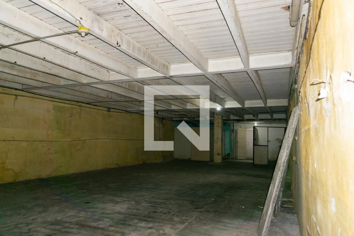 Rental house with 5 bedrooms and a closed kitchen room — photo 25