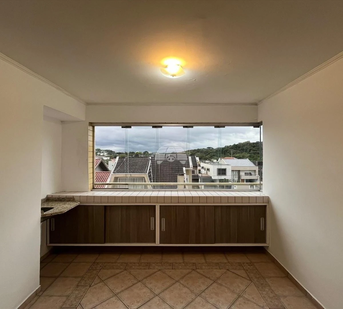 3-bedroom apartment with a bathtub in Curitiba — photo 14