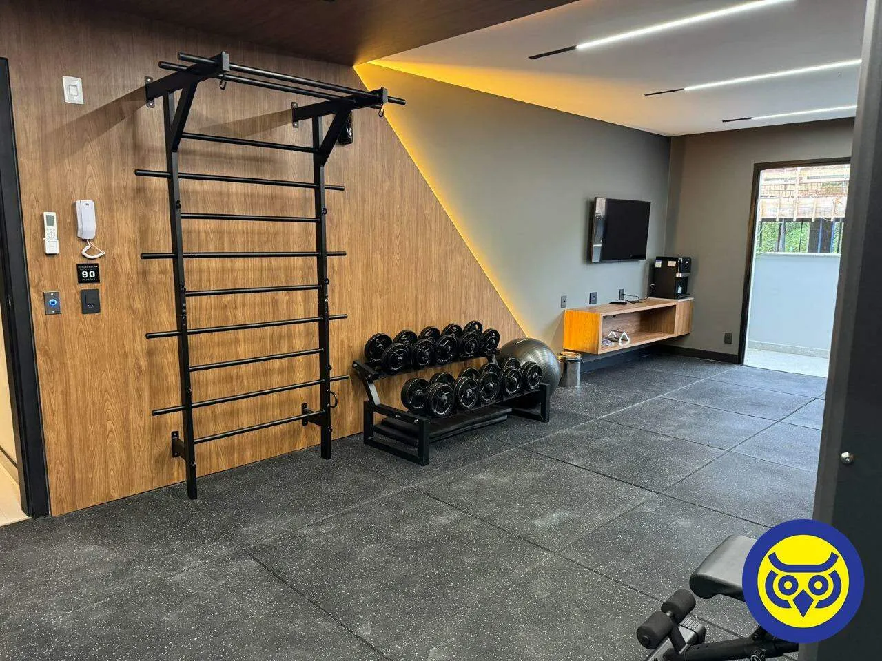 Furnished studio in a building with a gym — photo 15