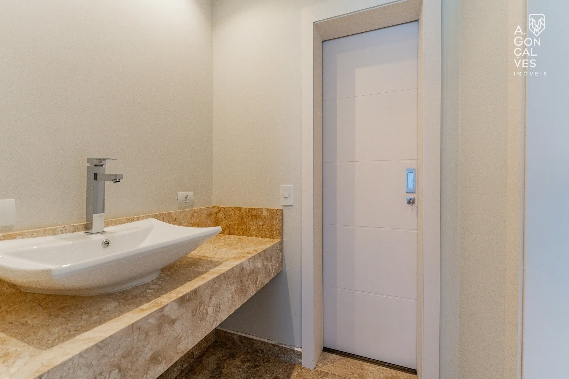 Furnished house with 3 bedrooms and 4 bathrooms — photo 22