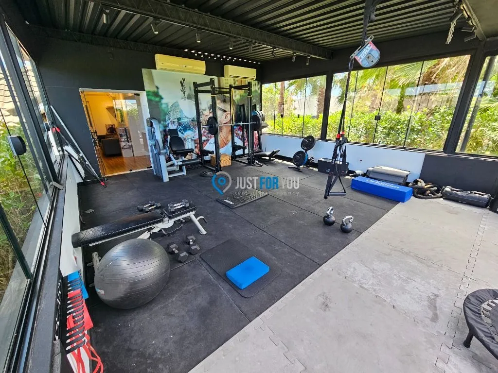Casa com 4 dormitórios e 5 banheiros, 650 m² — photo 53