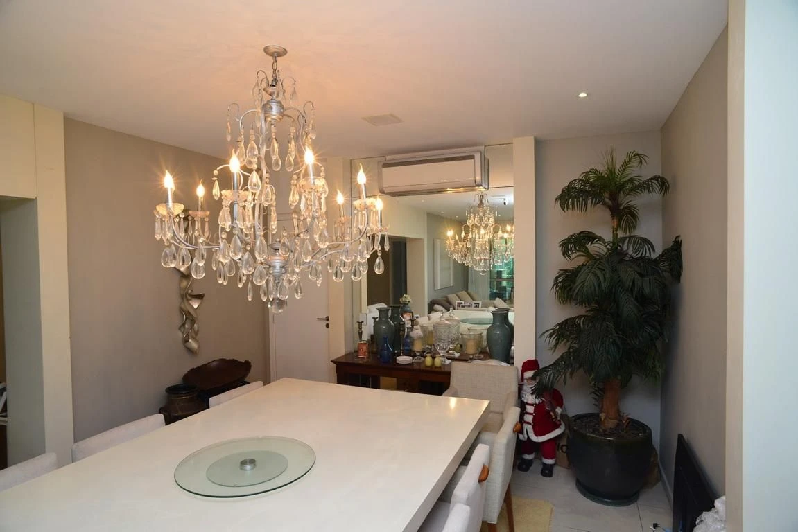Furnished apartment with 4 en-suites and 5 bathrooms — photo 25