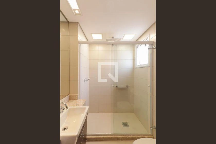 266 m² apartment with a bathtub and a walk-in closet — photo 21