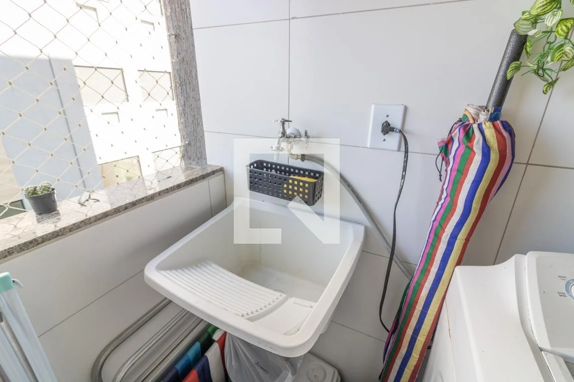 Apartamento mobiliado com 2 quartos e 1 banheiro — photo 9