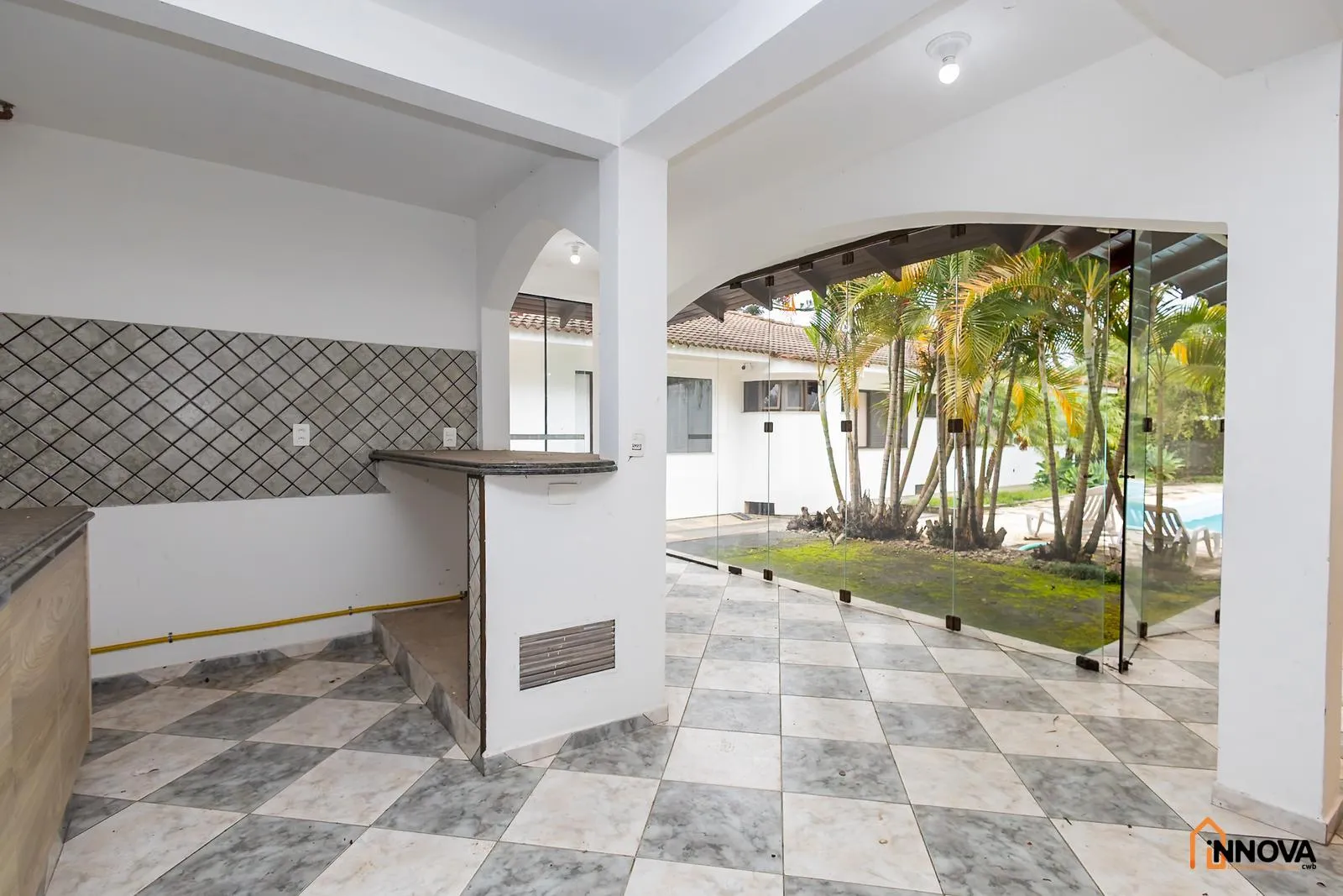 House with 5 bedrooms, 10 bathrooms, 5 parking spaces — photo 39