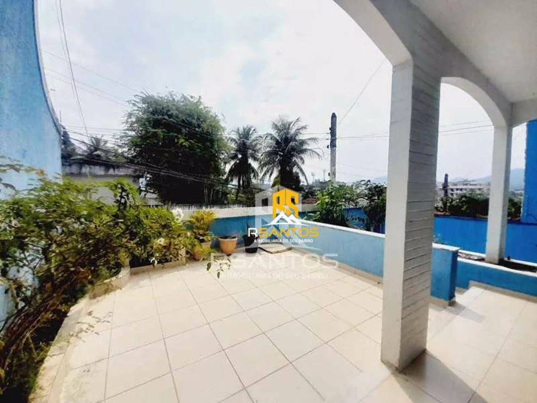 Casa duplex de 450 m² com 3 quartos e 2 vagas cobertas