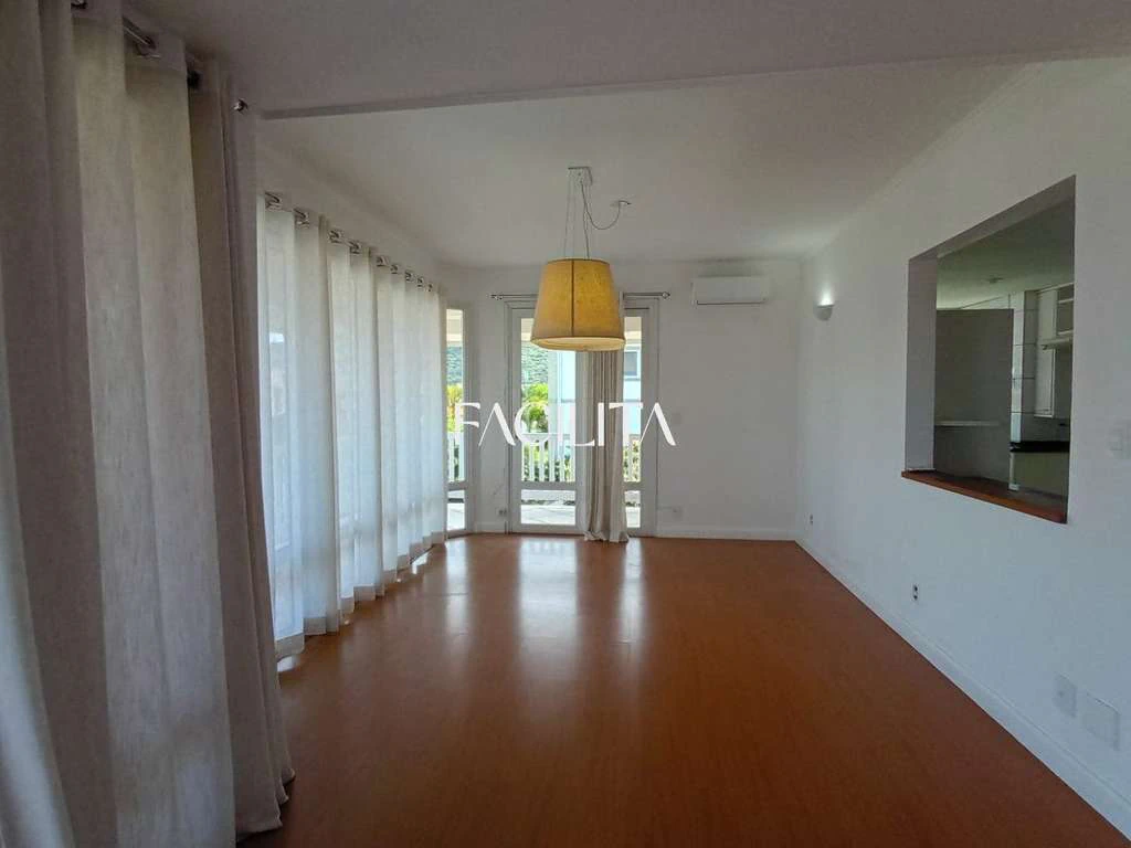 4-bedroom house with 6 bathrooms and 3 parking spaces — photo 5