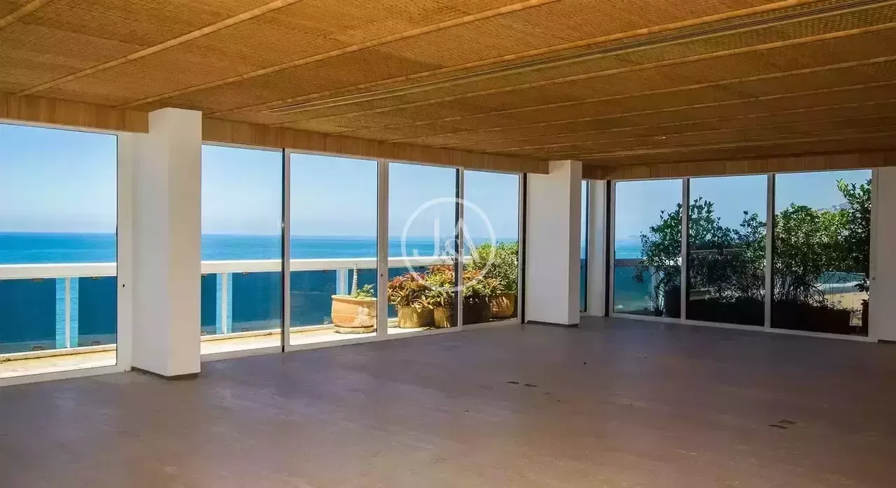 Water view in a 4-bedroom apartment, 838 m² — photo 7