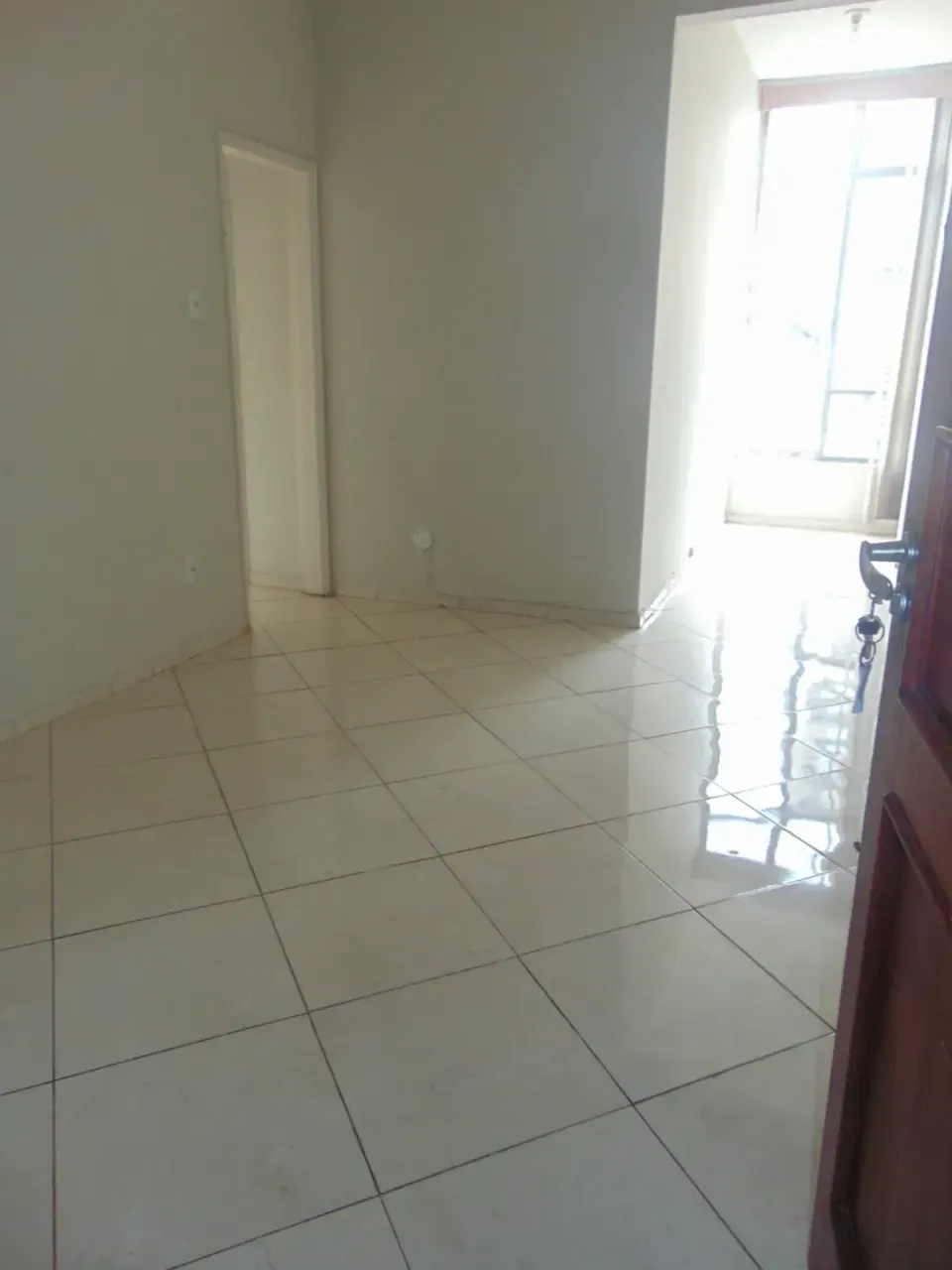 Unfurnished 3-bedroom apartment with built-in wardrobes — photo 12