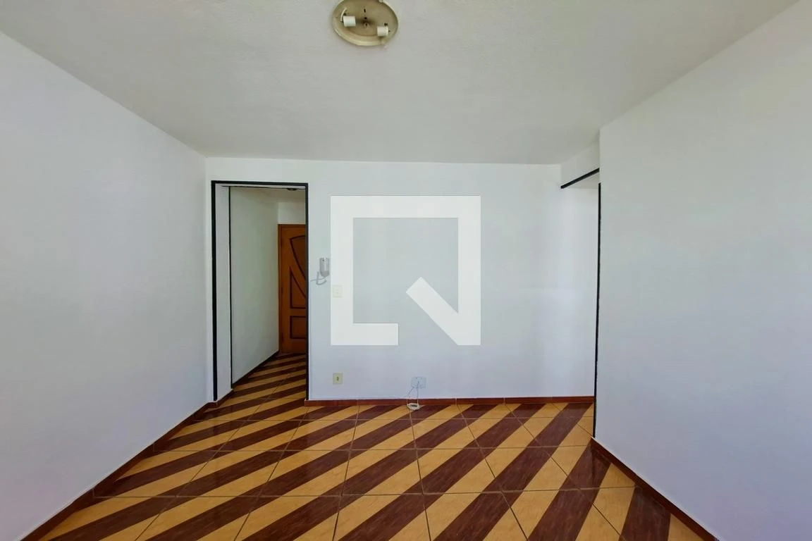 2-bedroom apartment in a building with a gym — photo 15