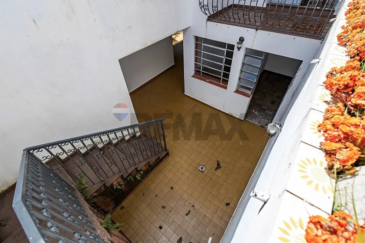 House with 3 bedrooms, 1 en-suite and private garden 309 m² — photo 35