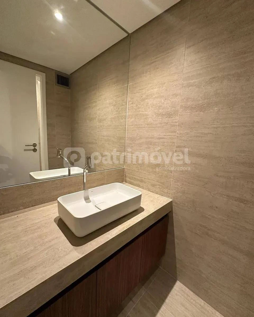 Немеблированная квартира 780 м²: 1 спальня и 6 санузлов — photo 16