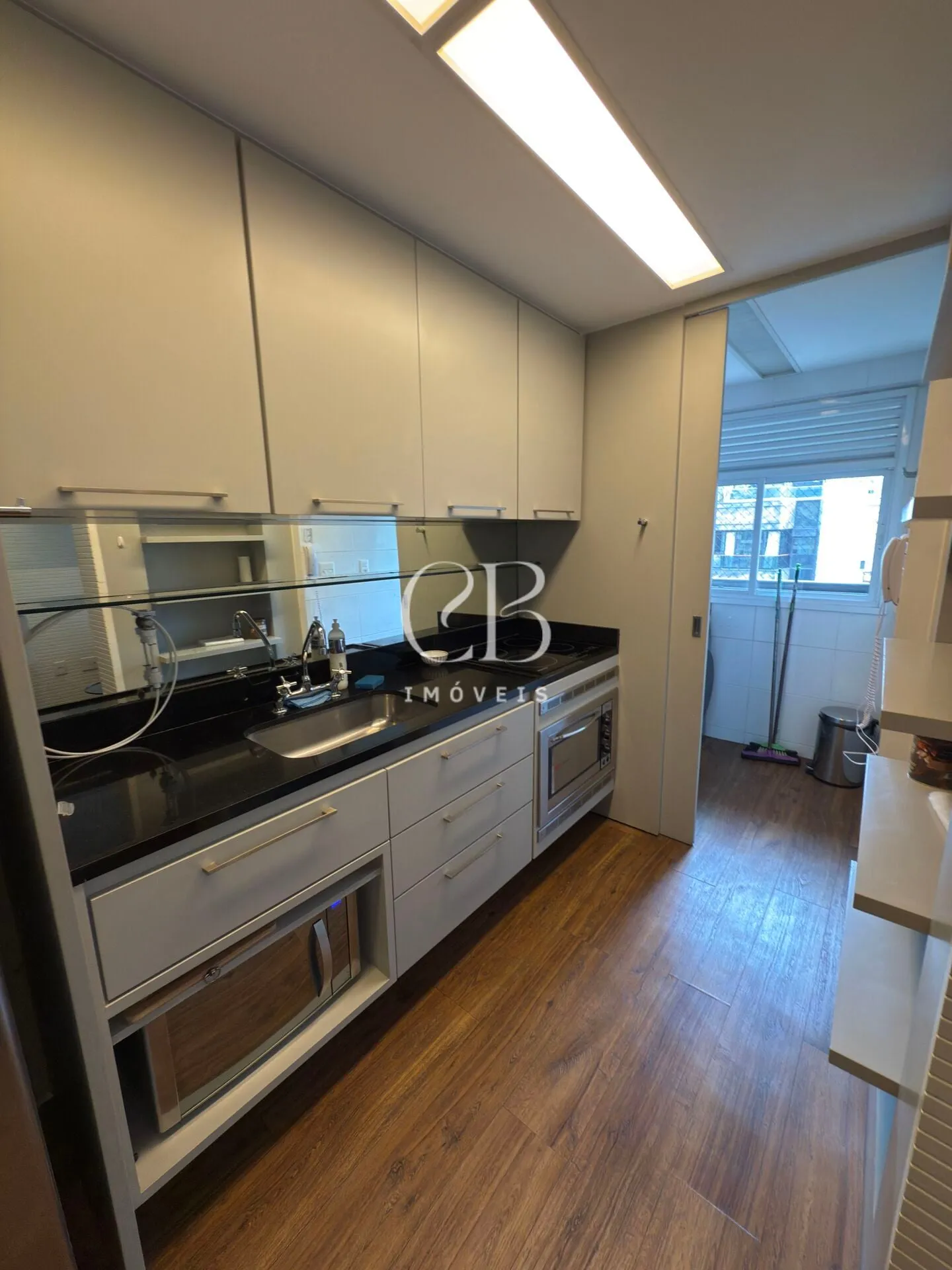 Furnished 2-bedroom apartment with en-suite bathrooms — photo 16