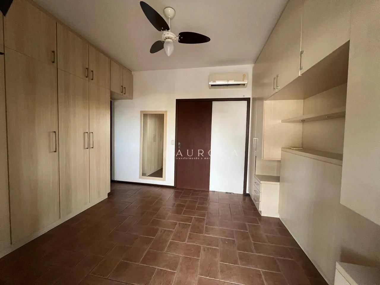 Casa de 4 dormitorios con cocina cerrada y cocina a gas — photo 15