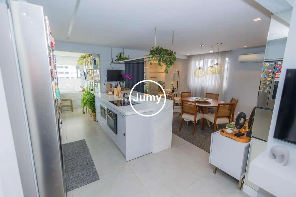 Furnished 3-bedroom apartment with open-plan kitchen