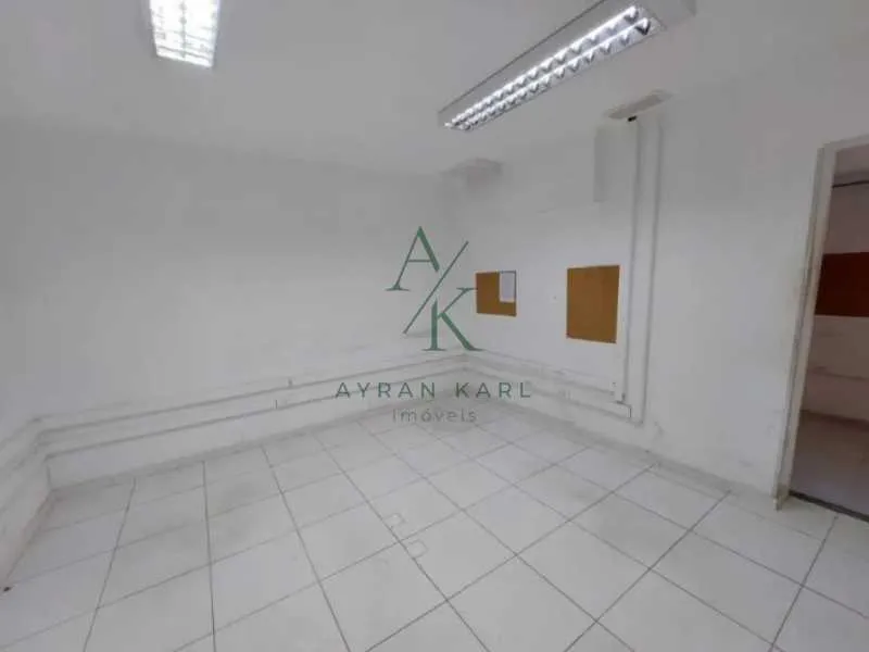 1-bedroom apartment with 5 bathrooms and a separate kitchen — photo 11