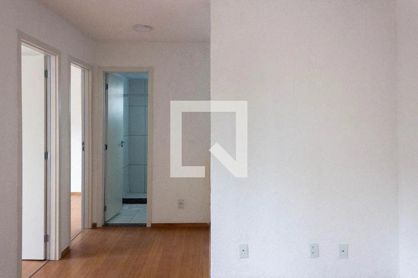 Apartamento de 2 quartos com piso de madeira ou laminado — photo 30