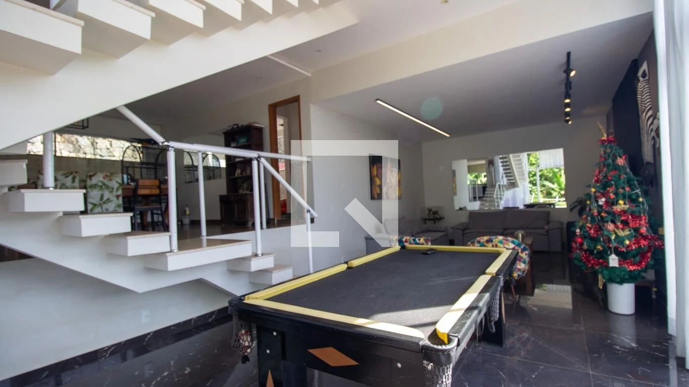 Furnished house with 5 bedrooms and 6 parking spaces — photo 22