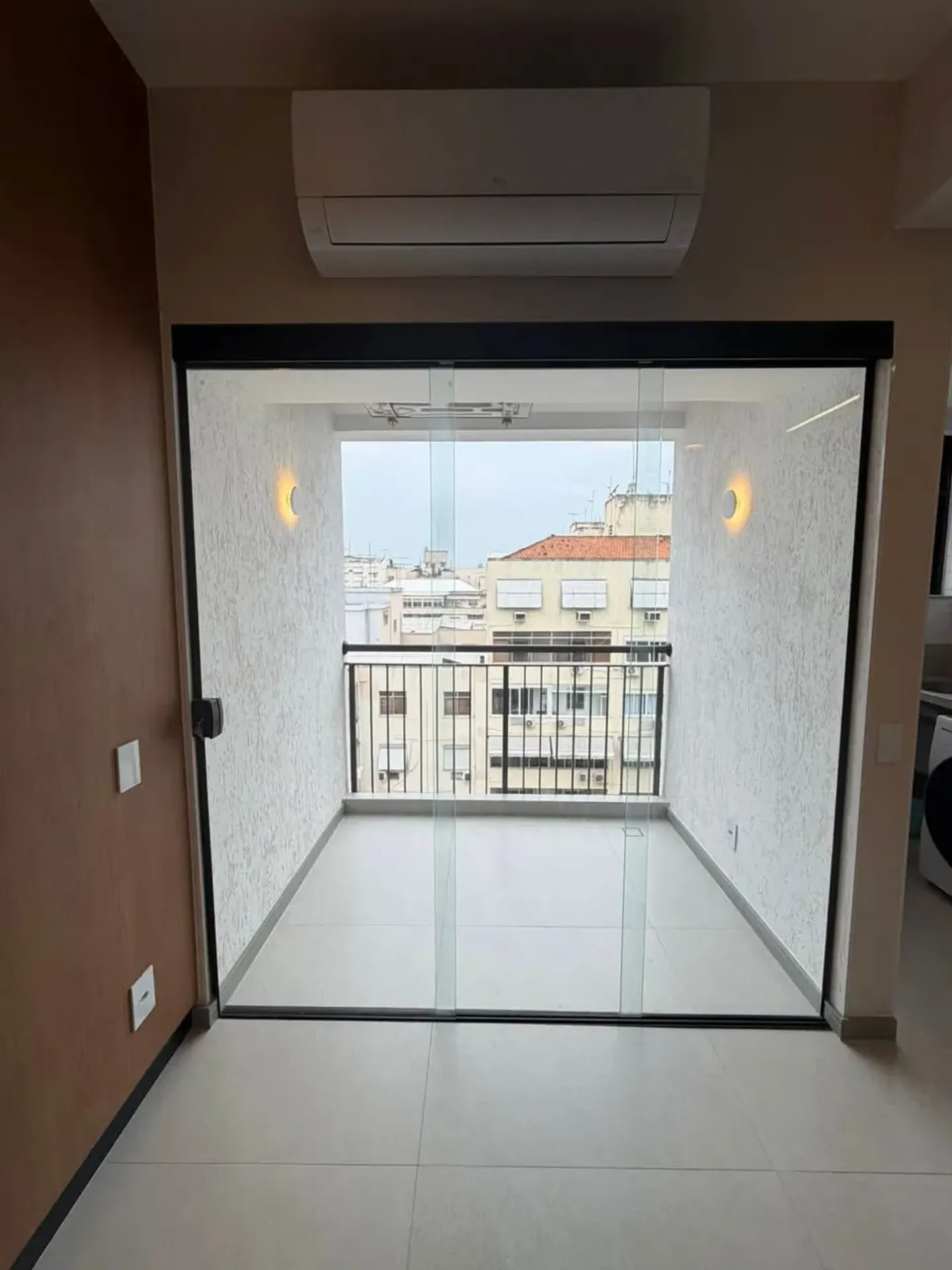 Home office in a one-bedroom apartment, 65 m² — photo 9