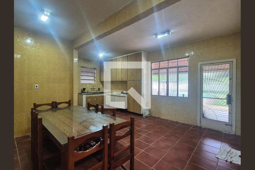 Casa para aluguel com 4 quartos e 2 suítes em 1500 m² — photo 24