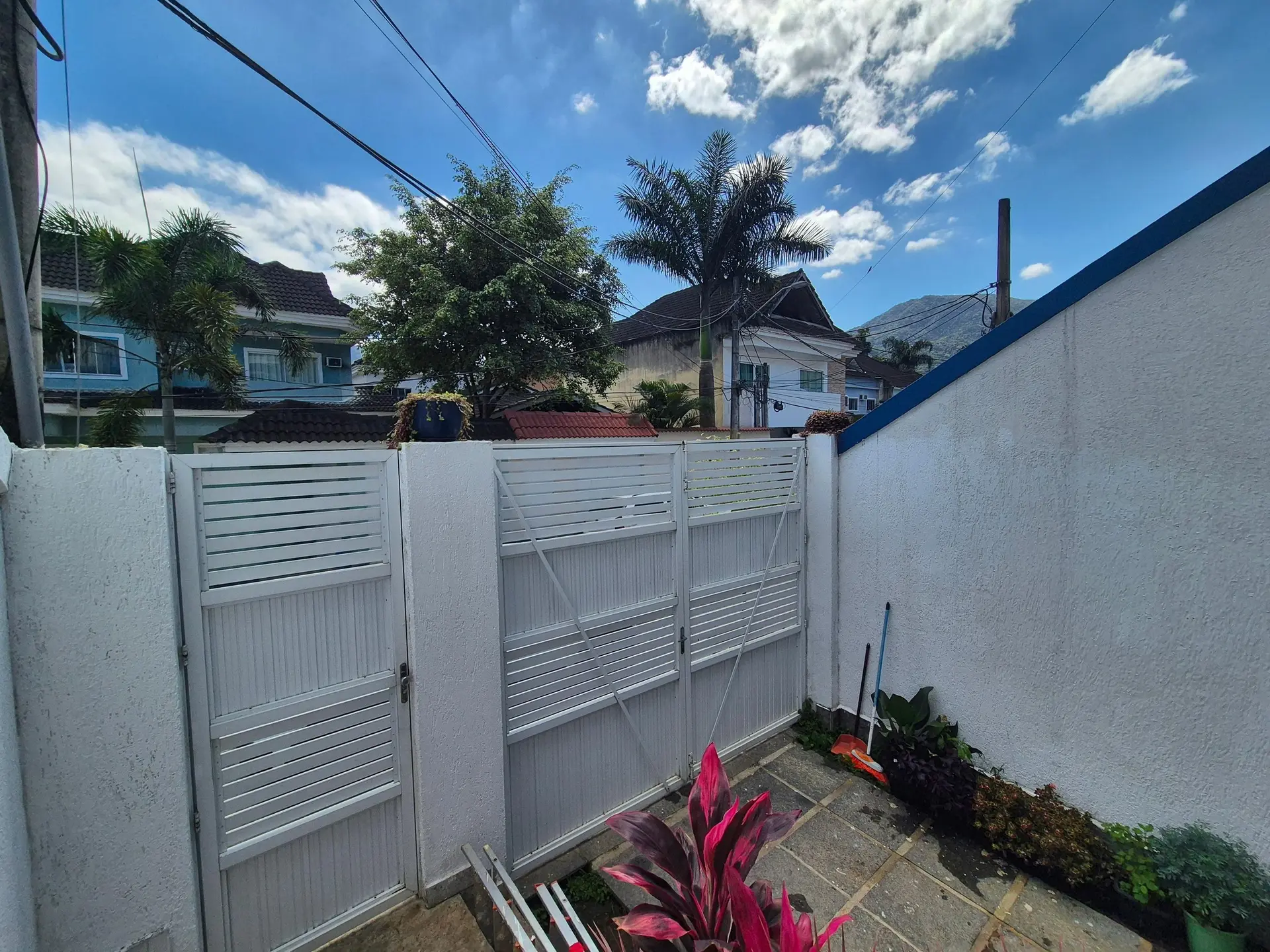 Furnished house with 4 bedrooms and a balcony — photo 64