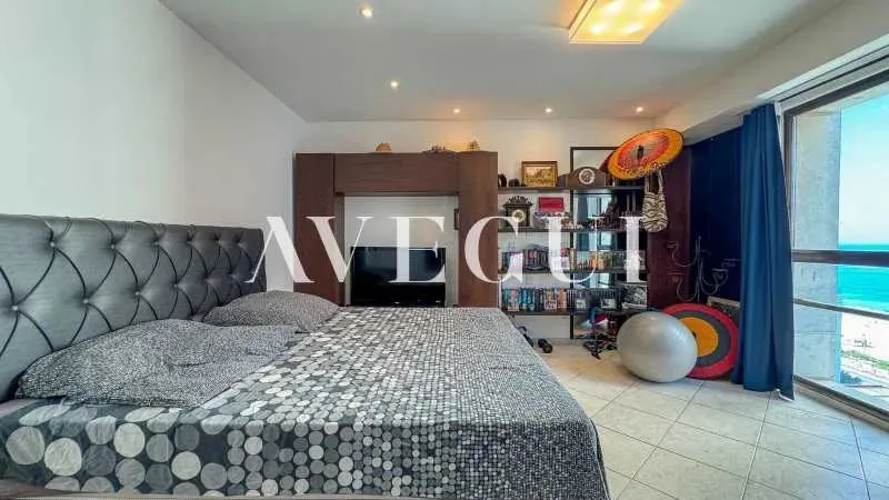 250 m² apartment with 4 bedrooms and 3 parking spots — photo 5