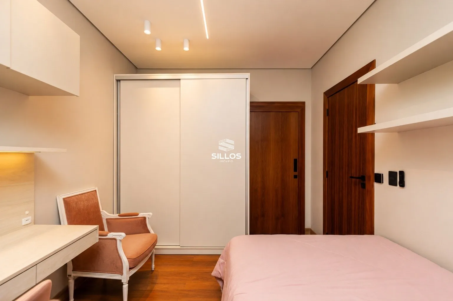 Condominium house with 5 bedrooms and 4 en-suites with balcony — photo 29