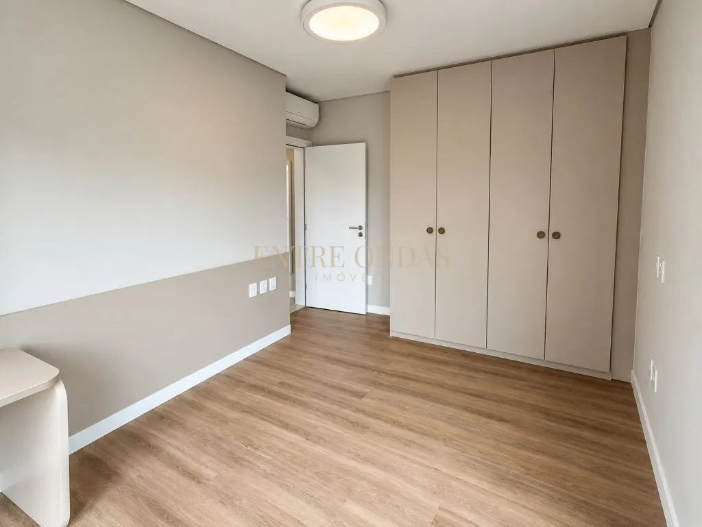 Apartment on the 6th floor with a home office