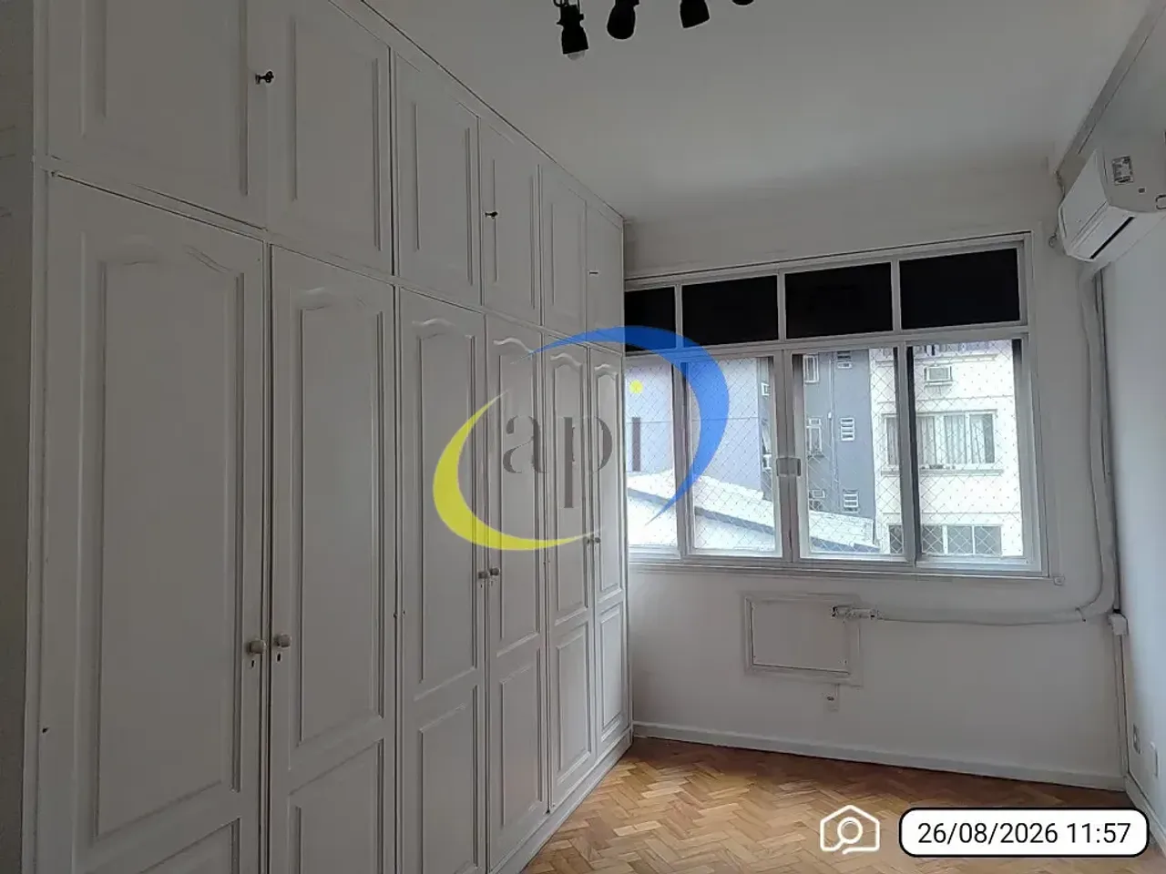 2-bedroom apartment with 2 bathrooms and air conditioning — photo 2