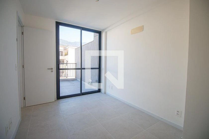 3-bedroom apartment with a gas stove and 2 parking spots — photo 34
