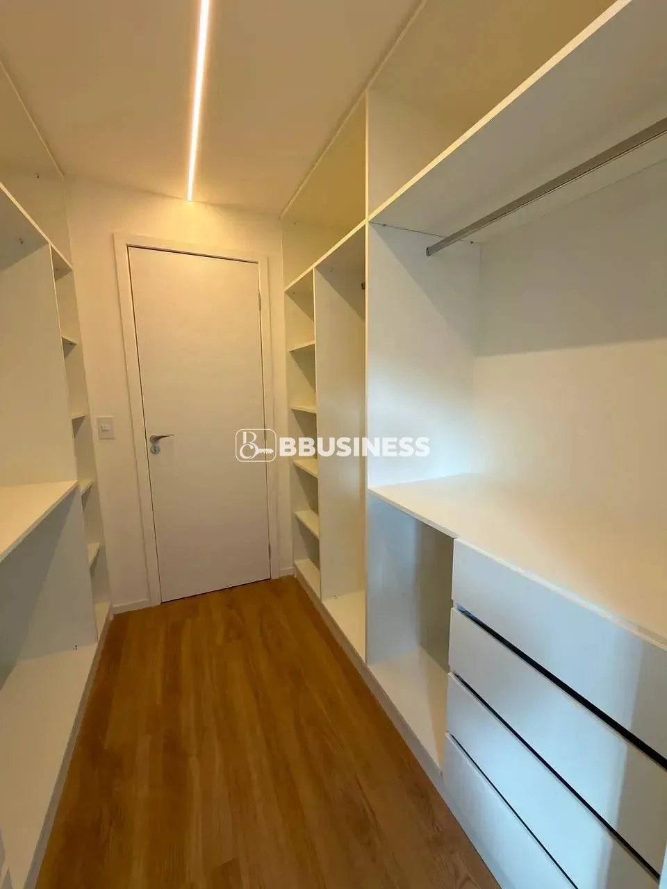 Casa com 3 quartos, 1 suíte e cozinha aberta moderna — photo 11