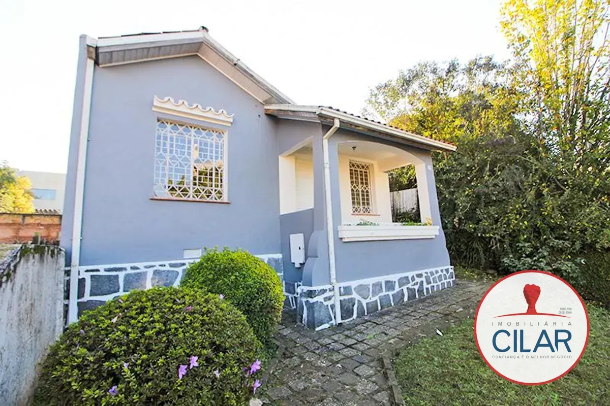 Unfurnished commercial house with 4 bedrooms and 215 m²