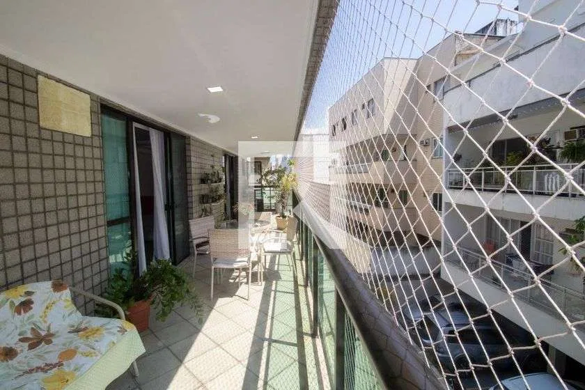 160 m² 3-suite rental apartment with balcony — photo 6
