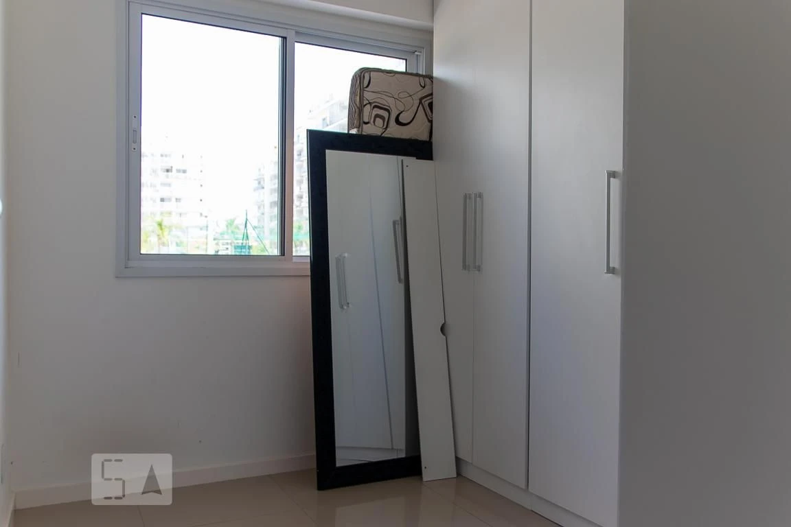 Unfurnished 3-bedroom apartment with en-suite baths — photo 3
