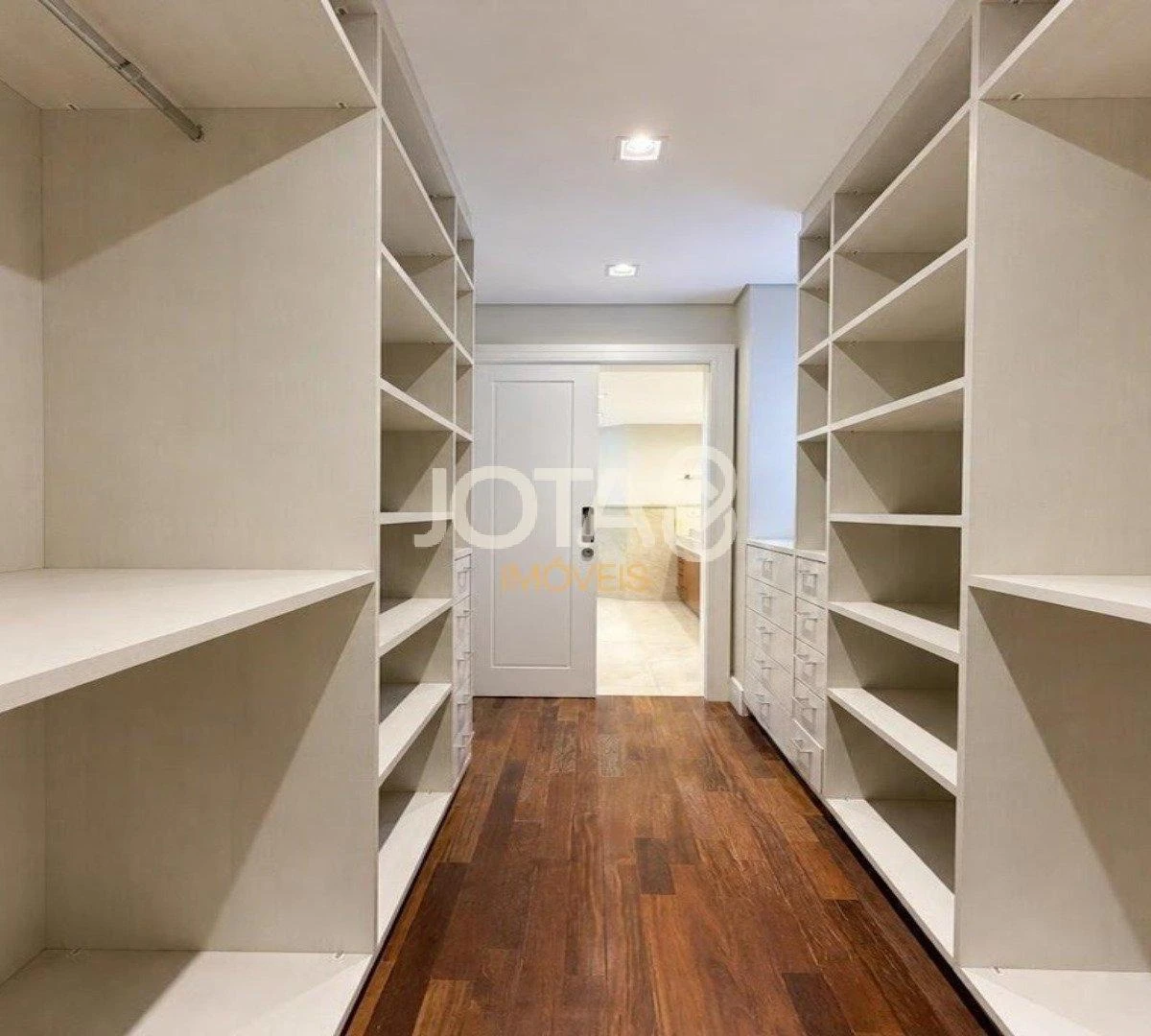 Apartment, 442 m², with a walk-in closet — photo 8