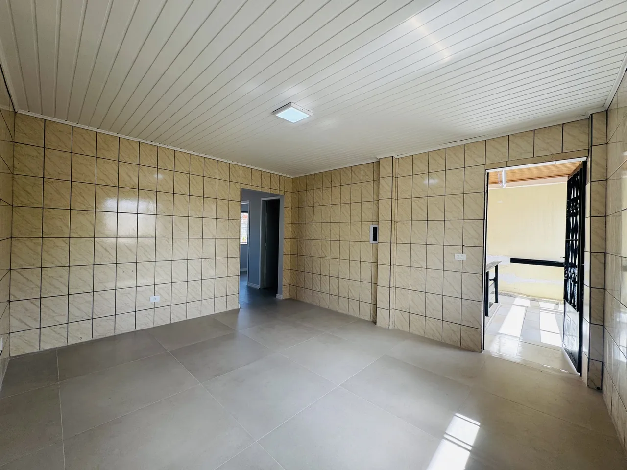 Rental house with 2 bedrooms and a balcony — photo 4