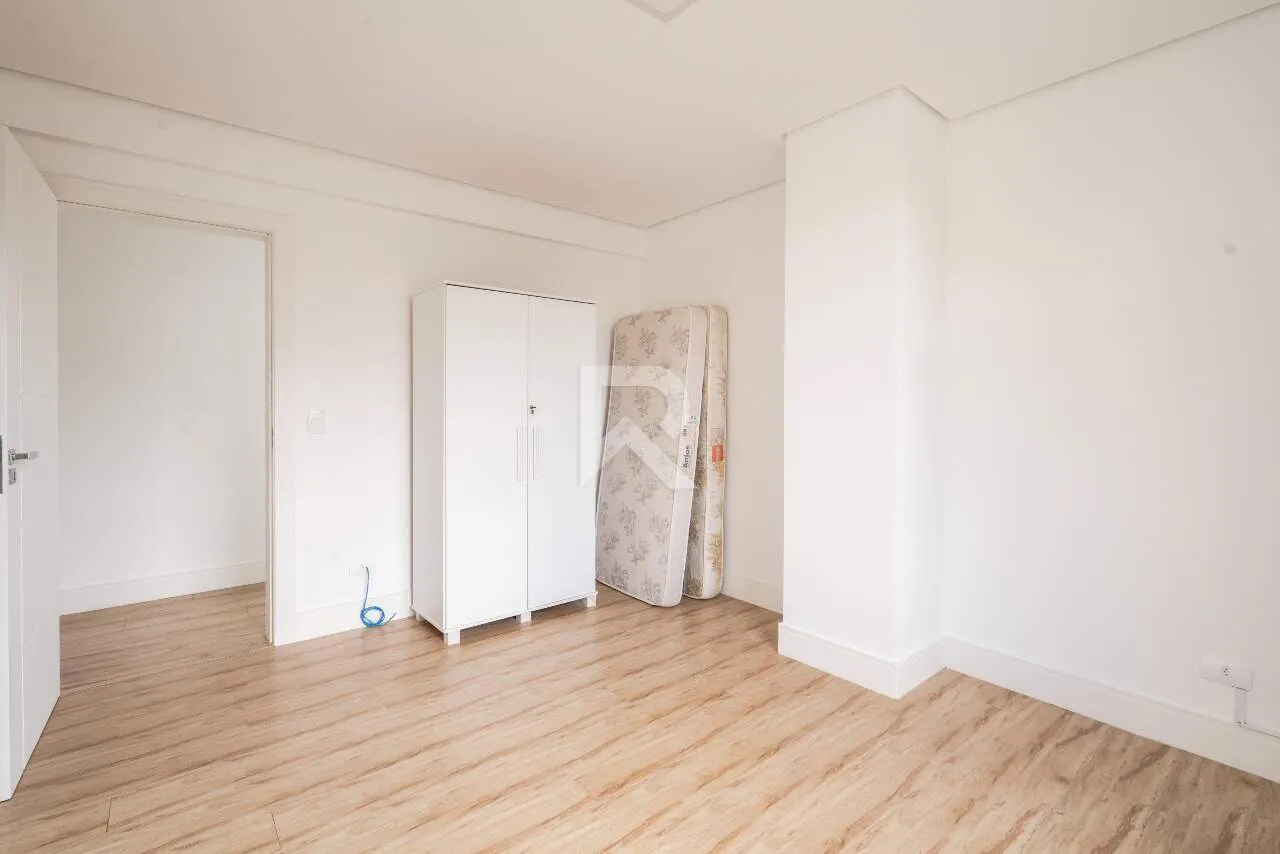 Furnished house with 4 en-suite rooms and 709 m² — photo 31