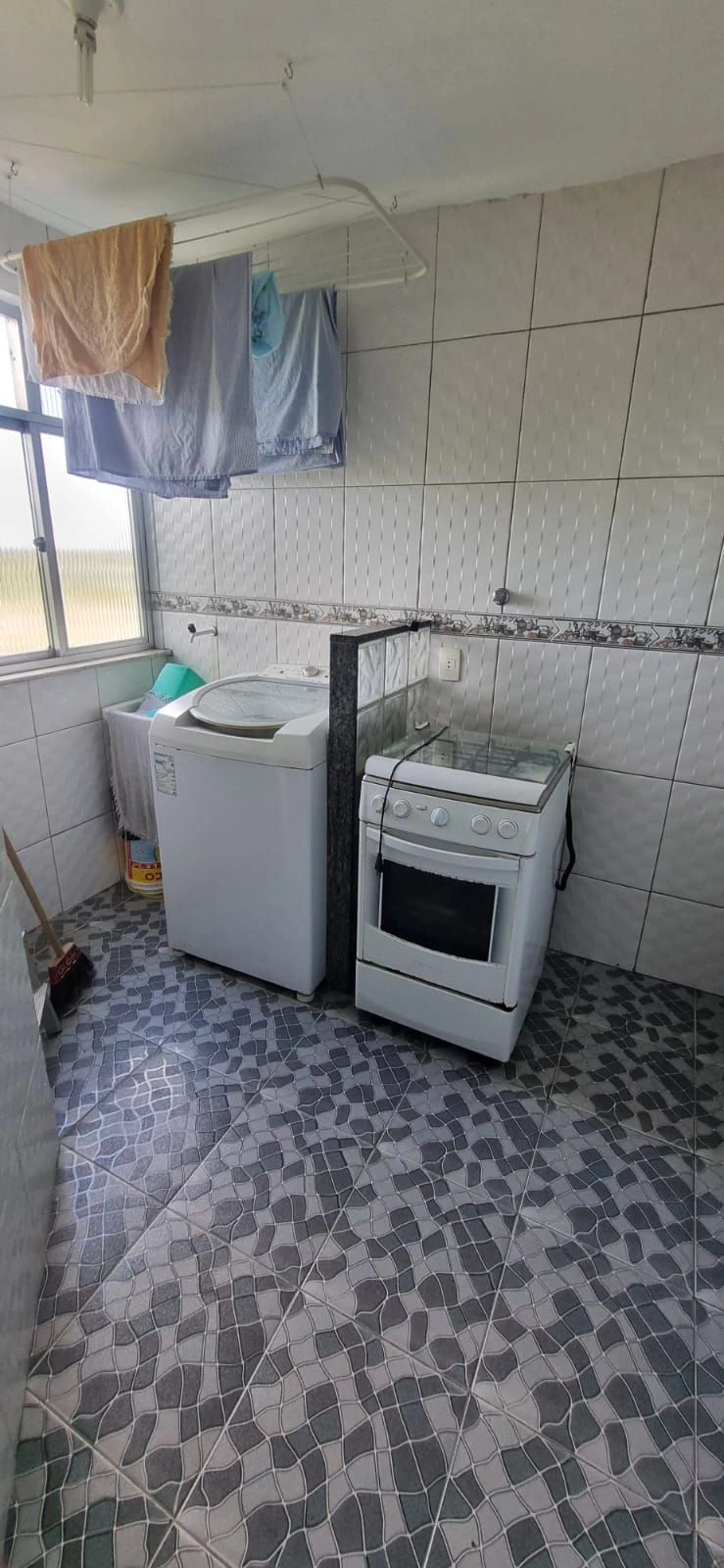 Furnished 3-bedroom apartment with separate kitchen — photo 3